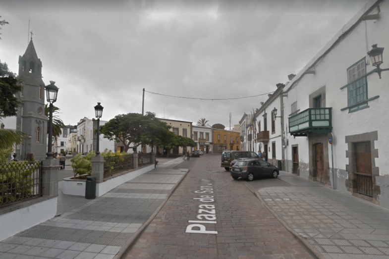 El paso de peatones estará ubicado a la altura del número 13 de la plaza de San Juan (Foto Google Maps)